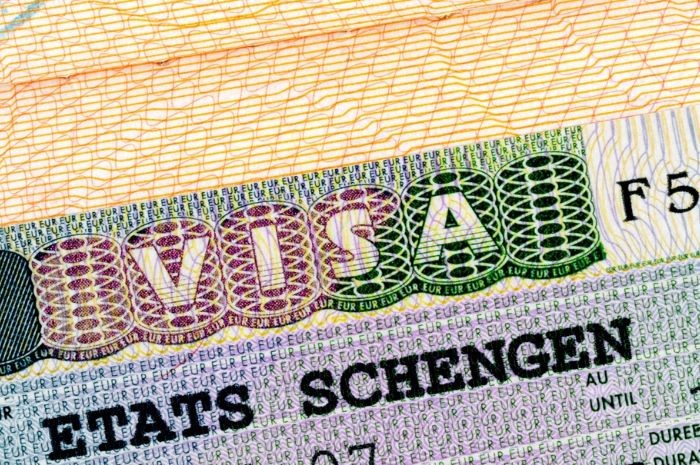 Đăng ký visa của khối Schengen để tiện di chuyển khi đi du lịch Châu Âu tháng 11