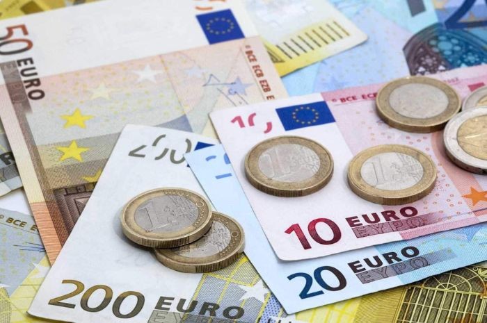 Chuẩn bị tiền Châu Âu (Euro) để tiện cho chuyến du lịch Châu Âu tháng 11