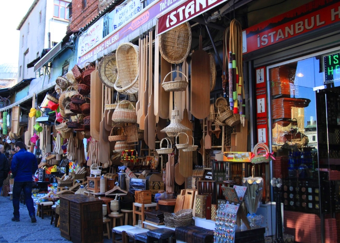 Giá tour Thổ Nhĩ Kỳ - Chợ Kusadasi một ngôi chợ lớn tại Thổ Nhĩ Kỳ