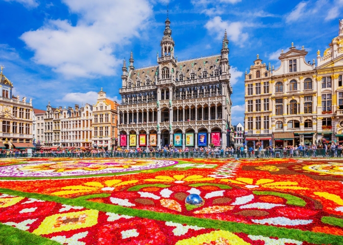 Kinh nghiệm du lịch pháp bỉ hà lan đức - Quảng trường Lớn (Grande Place) là một quảng trường lịch sử của thành phố Brussels, Bỉ