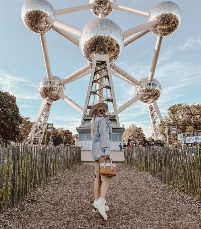 Kinh nghiệm du lịch pháp bỉ hà lan đức - Mô hình Nguyên tử (Atomium) là một công trình kiến trúc độc đáo nằm ở thủ đô Brussels, Bỉ