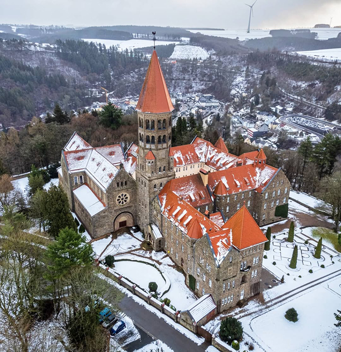 Khám phá Thị trấn Larochette khi ghé thăm Luxembourg