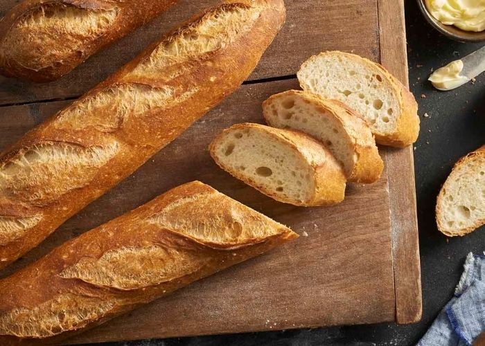 Món ăn phải thử tại Pháp - Bánh mỳ dài