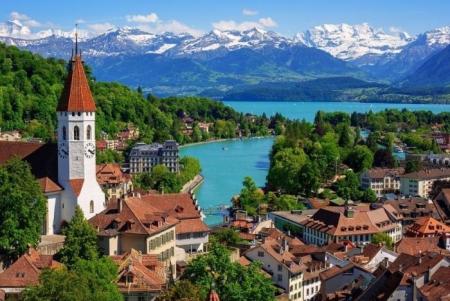 Mãn nhãn với danh sách những ngôi làng đẹp nhất Thụy Sĩ tựa tranh vẽ