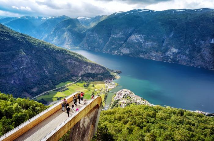 Vịnh hẹp Nærøy điểm du lịch Châu Âu mùa xuân 