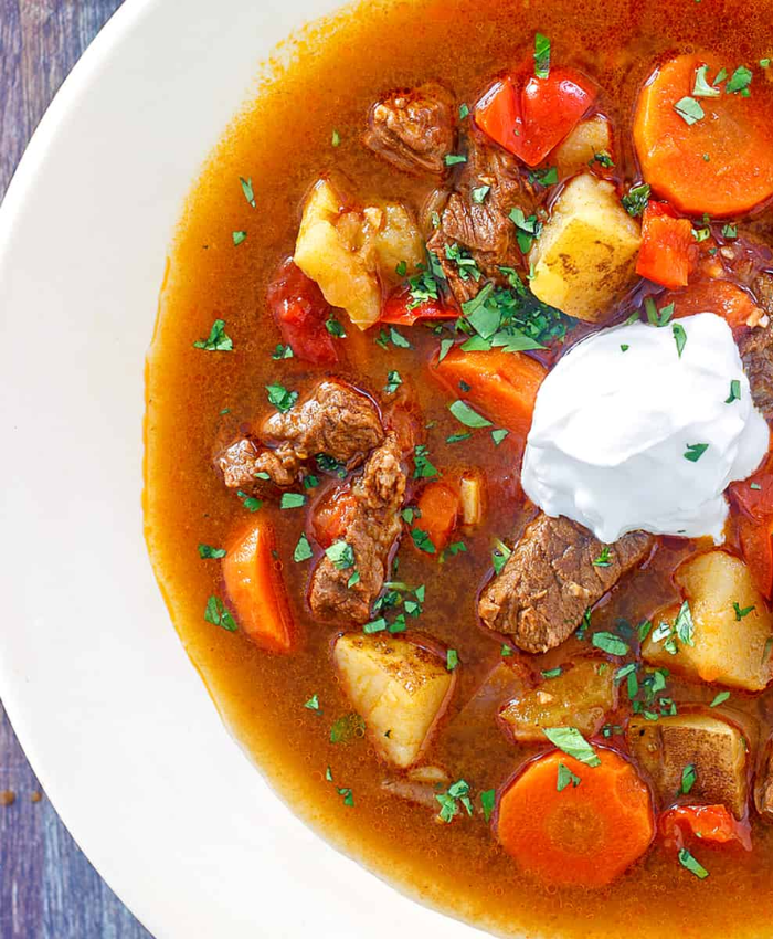 Bạn nhất định phải thưởng thức Gulyas (Goulash) - tinh hoa ẩm thực khi trải nghiệm du lịch Hungary