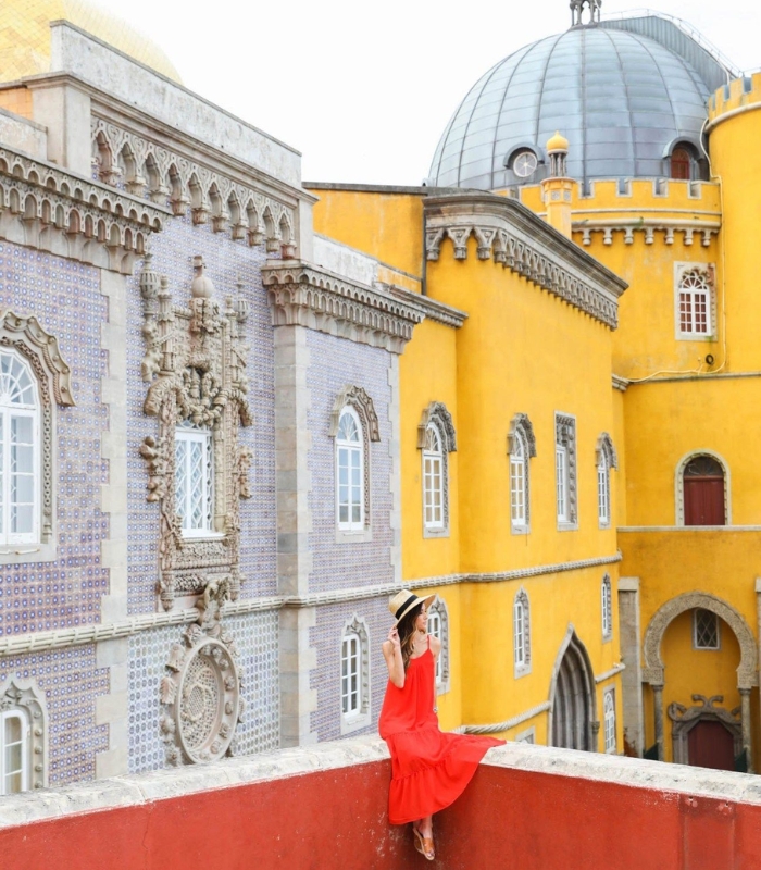Có nhiều cách để bạn di chuyển tới cung điện Quốc gia Pena Bồ Đào Nha