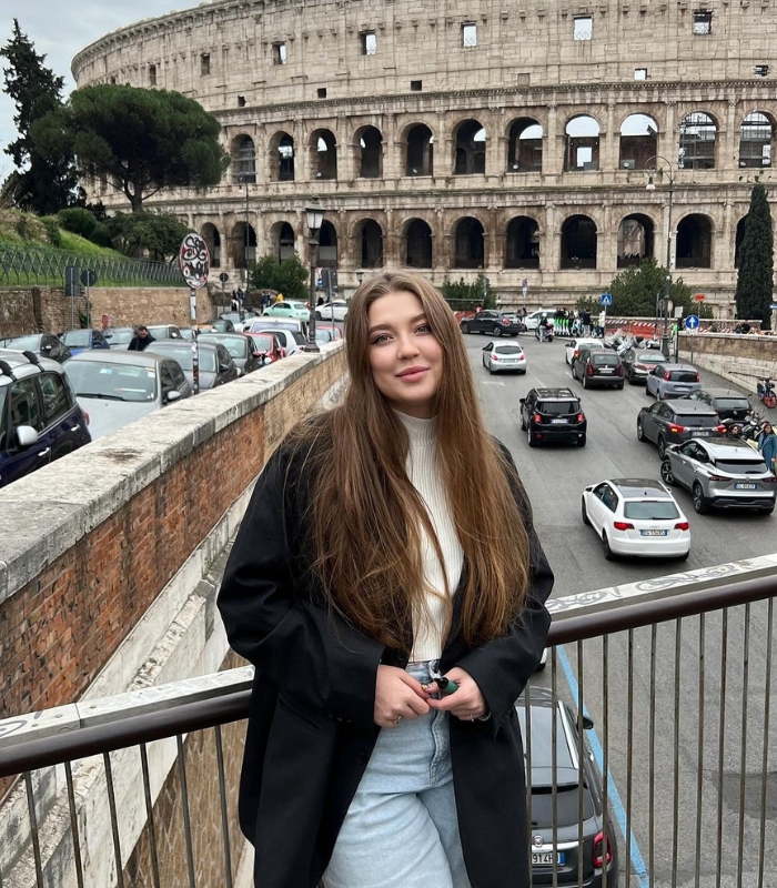 Khung cảnh đường phố tại đấu trường La Mã Colosseum của Ý