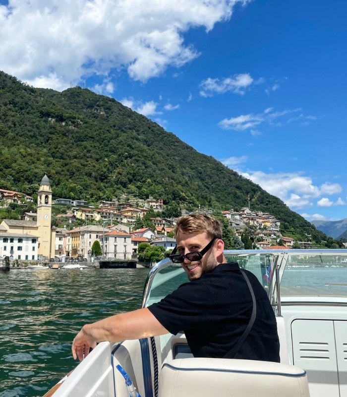 Du lịch hồ Como nước Ý - Một trong những trải nghiệm không thể bỏ qua khi đến đây là du thuyền trên hồ Como