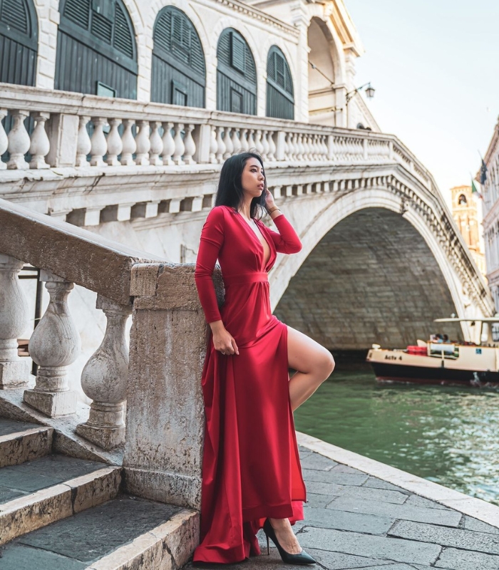 Kinh nghiệm du lịch Venice Ý - Cầu Rialto một trong những cây cầu nổi tiếng nhất ở thế giới và là một biểu tượng của Venice