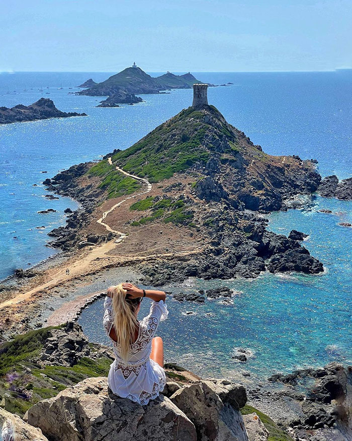 Khám phá bờ biển đẹp thơ mộng khi du lịch Corse Pháp