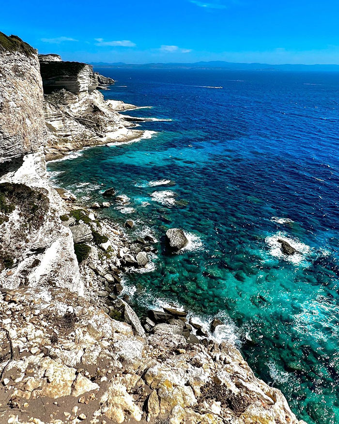 Khám phá bãi biển đẹp khi du lịch đảo Corse Pháp