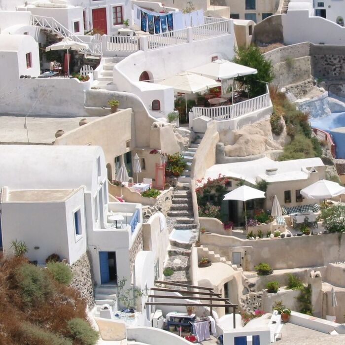 du lịch Santorini Hy Lạp đến làng Thira