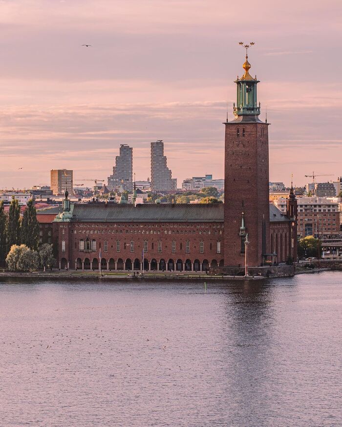 Du lịch Stockholm Thụy Điển ghé thăm tòa thị chính Stockholm