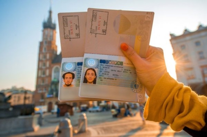Visa Châu Âu Schengen loại D cho phép du khách lưu trú dài hạn