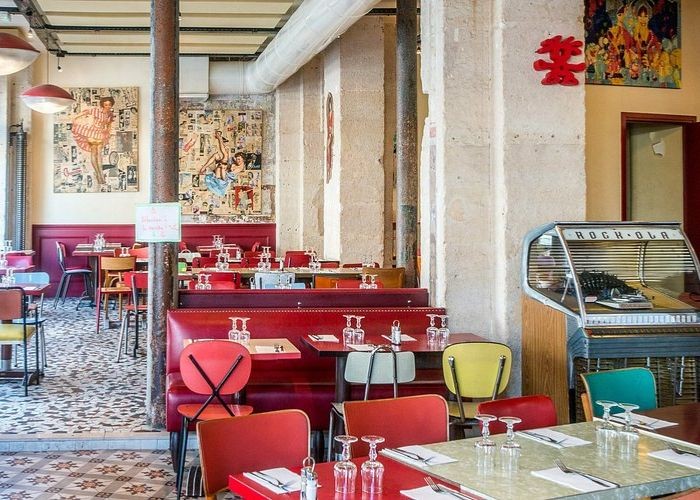 Chez Gladines là nhà hàng nổi tiếng tại Paris với giả cả bình dân