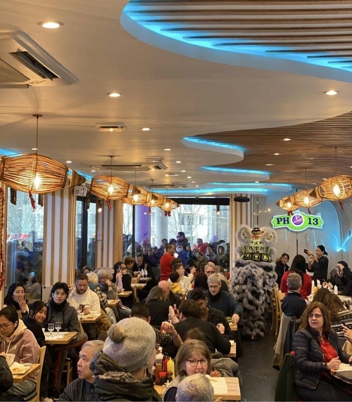 Phở 13 là nhà hàng nổi tiếng tại Paris trong khu phố châu Á ở quận 13
