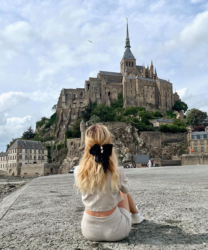 Khám phá con đường Grand Rue tại đảo Mont Saint Michel Pháp