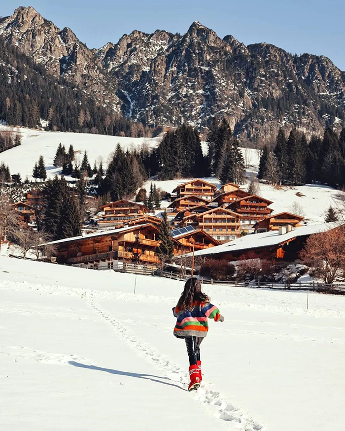 Nhà thờ St. Oswald tại làng Alpbach Áo