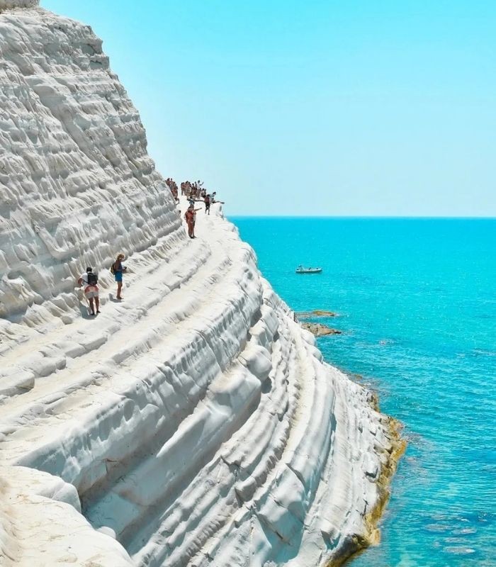 Bãi biển đẹp nhất nước Ý - Scala dei Turchi