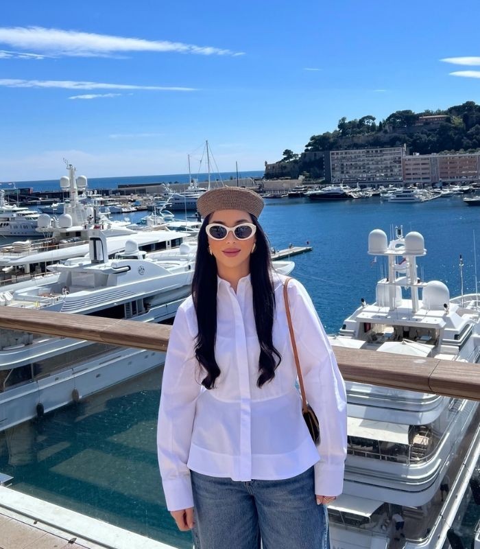 Ngắm siêu du thuyền tại Port Hercule là trải nghiệm hấp dẫn tại Monaco
