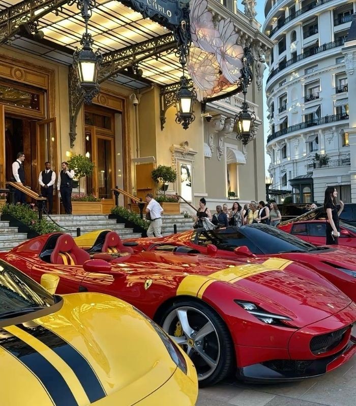 Quảng trường Casino là nơi hội tụ của những chiếc siêu xe hiếm và đắt đỏ bậc nhất thế giới