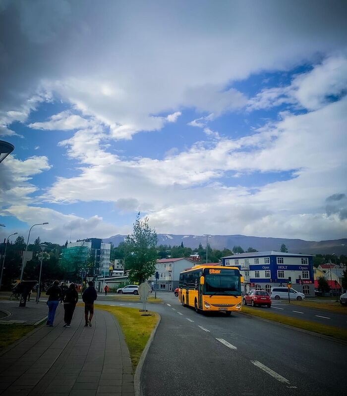  du lịch Akureyri Iceland bằng xe buýt