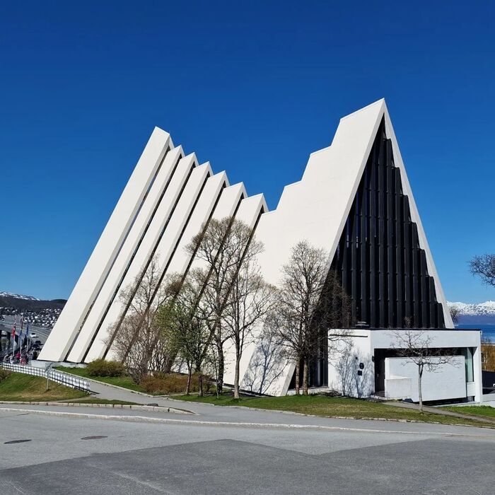 Du lịch Tromso Na Uy tham quan nhà thờ Bắc Cực