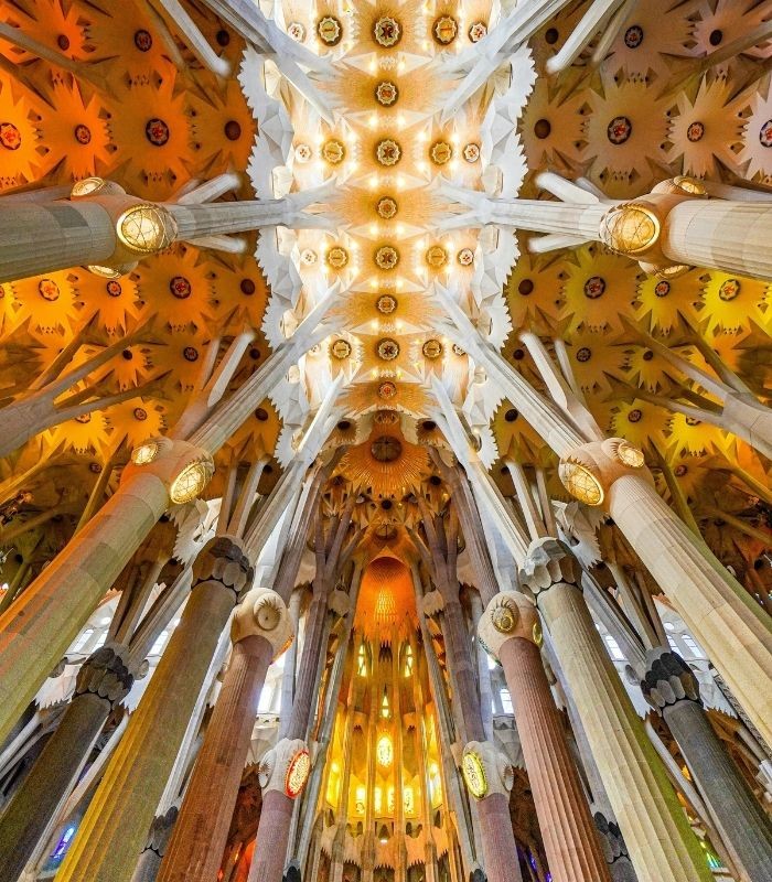 Kiến trúc nhà thờ Sagrada Família Tây Ban Nha