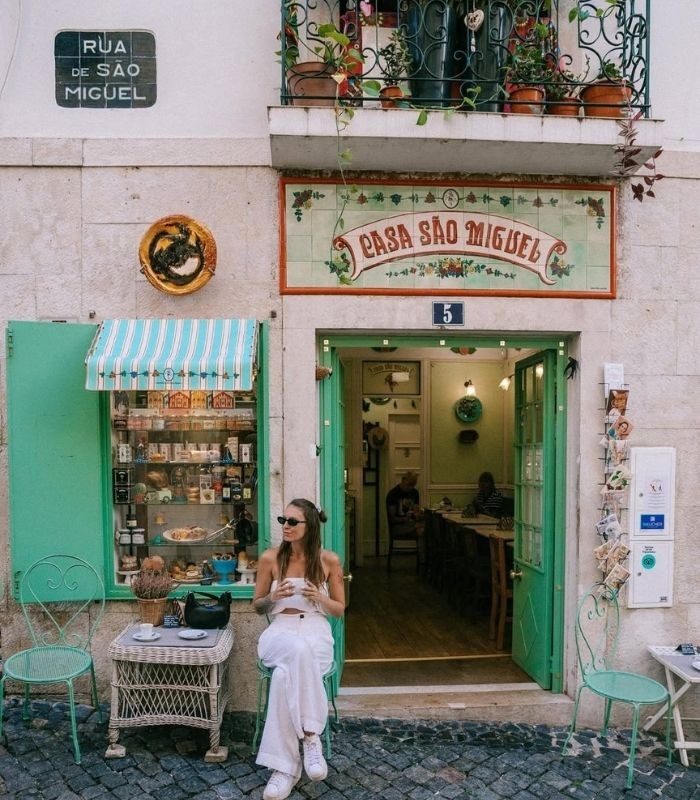 Du lịch Bồ Đào Nha - khu phố cổ Alfama Lisbon
