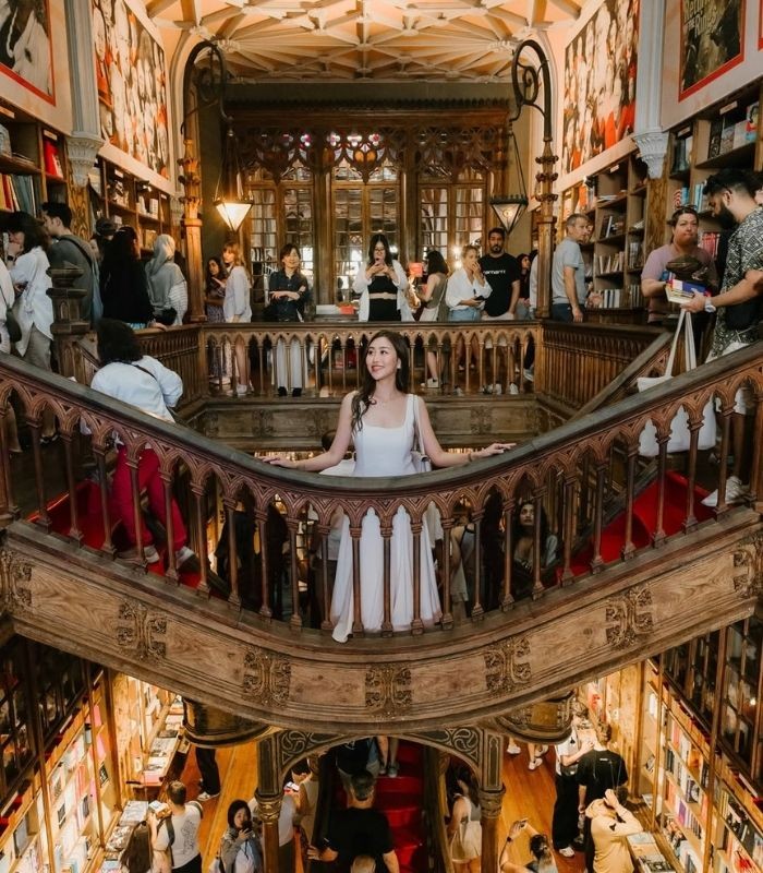 Du lịch Bồ Đào Nha - hiệu sách Livraria Lello Porto