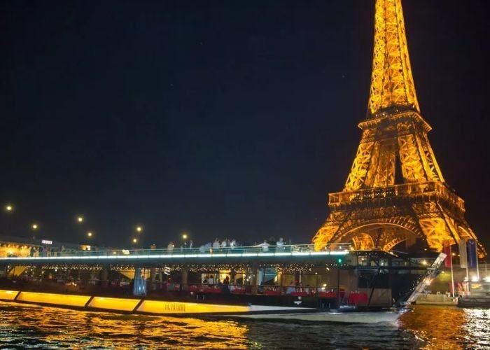 Du thuyền sông Seine Paris - Bateaux-Mouches