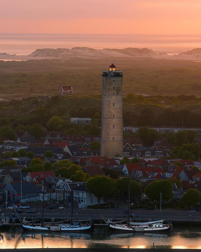 Khám phá Thành phố  Leeuwarden khi du lịch quần đảo Frisian hà lan