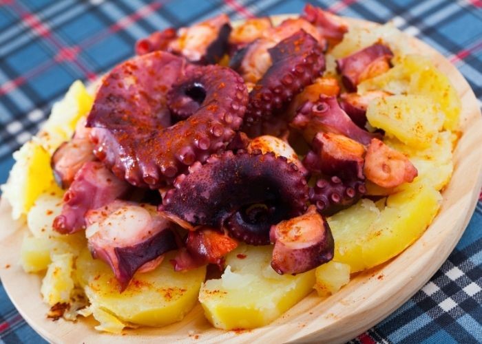 Món ăn ngon tại Tây Ban Nha - Bạch tuộc luộc kiểu Galicia (Pulpo a la Gallega)