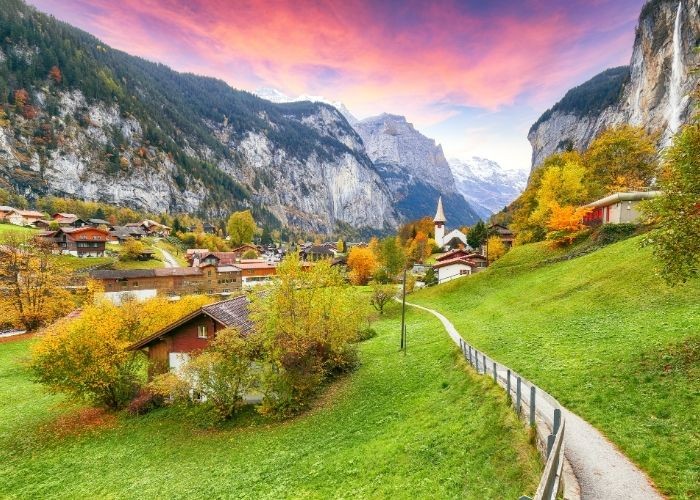 Địa điểm du lịch Thụy Sĩ mùa thu - Lauterbrunnen