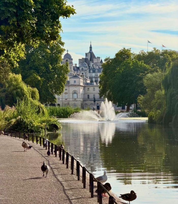 Công viên St James - địa điểm du lịch gần Cung điện Buckingham Anh