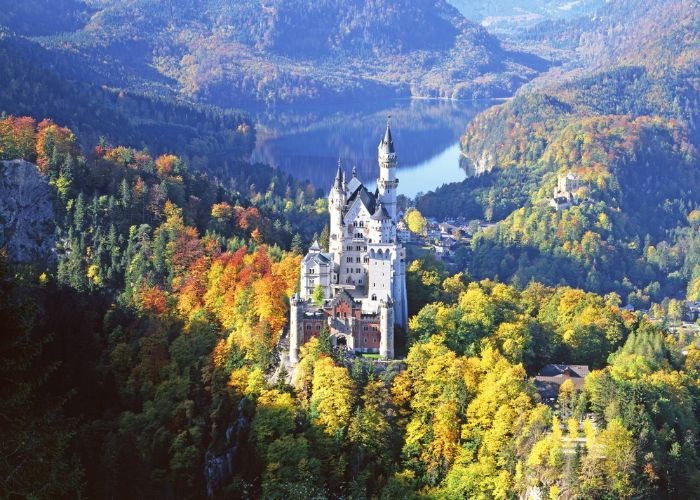 Lâu đài Neuschwanstein Đức mùa thu