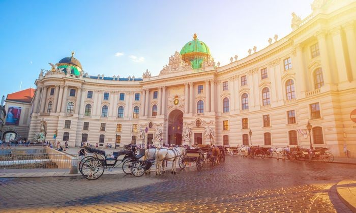 Trải nghiệm cảnh đẹp tại thủ đô Vienna của Áo ngay khi đến Châu Âu. - Địa điểm du lịch châu âu