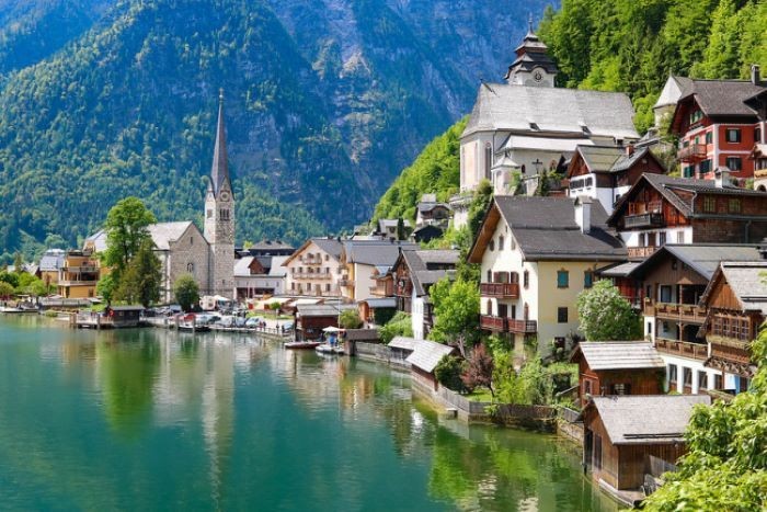 Cảnh đẹp ở Thị trấn Fairytale nước Áo khiến nhiều người không muốn rời đi.- du lịch châu âu mùa xuân