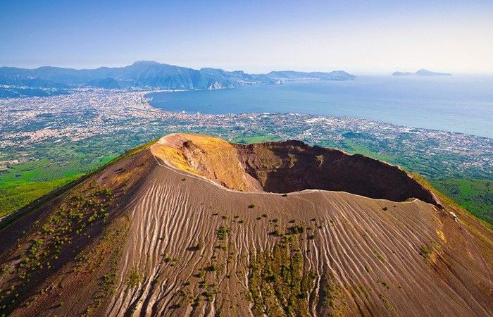 Núi lửa Vesuvius nước Ý - địa điểm du lịch Ý