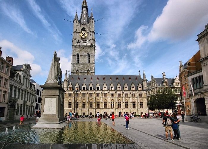 Kiến trúc độc đáo của tháp chuông Belfry of Ghent. - cảnh đẹp ở bỉ