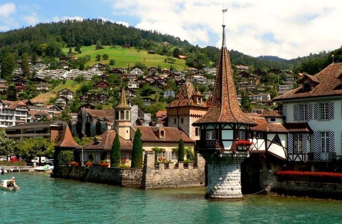  Lâu đài Oberhofen - địa điểm du lịch hấp dẫn không thể bỏ qua khi ghé thăm Thuỵ Sĩ -địa điểm du lịch Thuỵ Sĩ