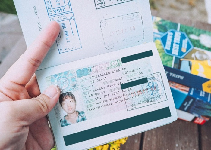 Giấy tờ tuỳ thân, hộ chiếu, visa là hành trang quan trọng không thể thiếu -du lịch châu Âu tháng 3