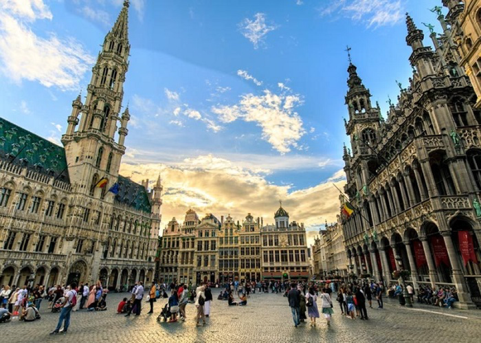 Du lịch châu Âu tháng 4 -Khám phá thành phố Brussels của Bỉ mang vẻ đẹp lộng lẫy, cổ kính với rất nhiều công trình kiến trúc nổi tiếng - 