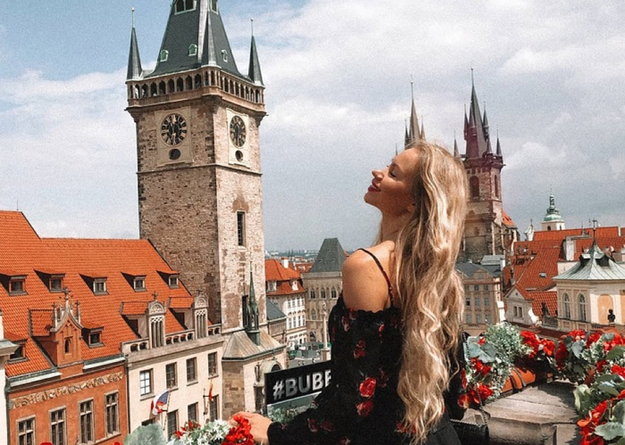 Dạo chơi tại Prague trong tiết trời mát mẻ, thoáng đãng - Du lịch châu Âu tháng 6