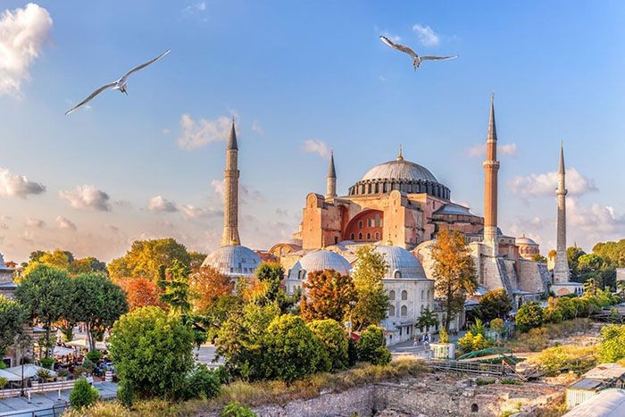 Thành phố Istanbul tại châu Âu tháng 7- du lịch châu âu tháng 7