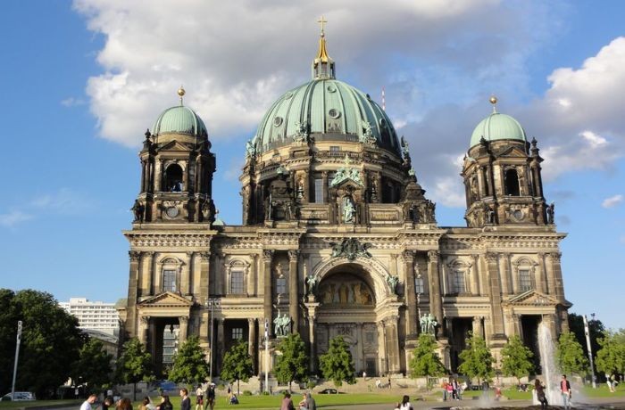 Berlin mang vẻ đẹp Trung Âu cổ kính giữa trời Tây -du lịch châu Âu tháng 10