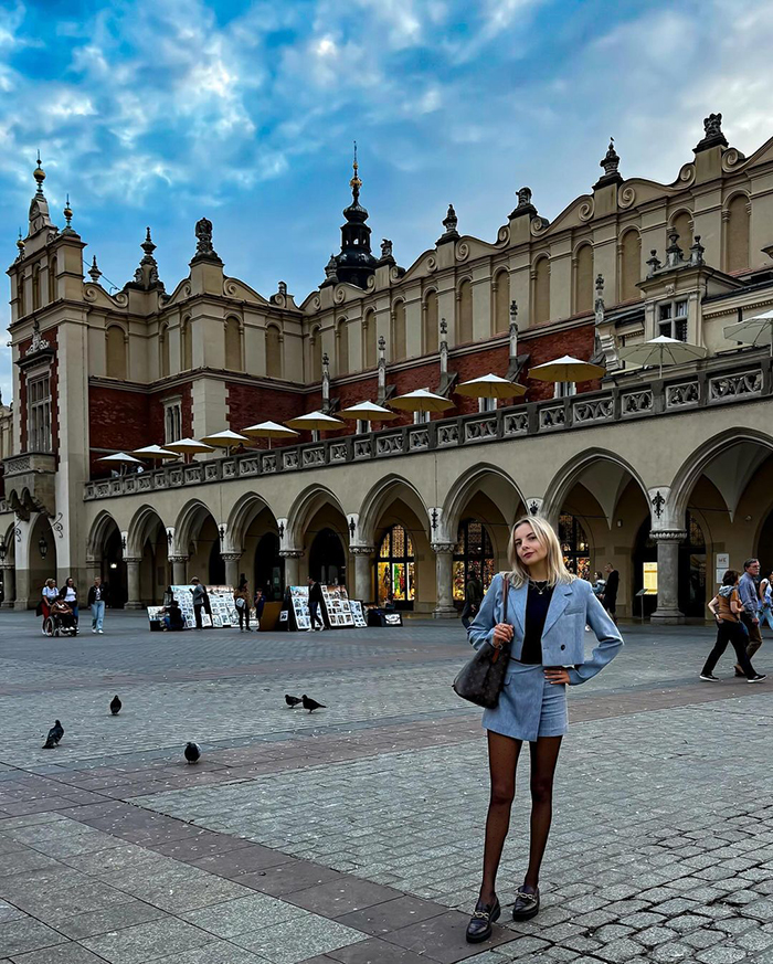 Nhà thờ St. Mary (St. Mary's Basilica) tại thành phố Krakow Ba Lan