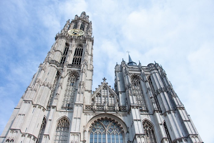 Nhà thờ Đức Mẹ là một trong những điểm đến hấp dẫn nhất mà bạn không thể bỏ qua khi du lịch Antwerp Bỉ
