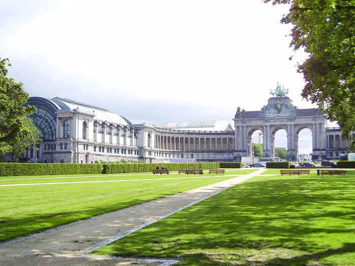 Công viên Cinquantenaire là một trong những điểm đến không thể bỏ qua khi du lịch Brussels Bỉ